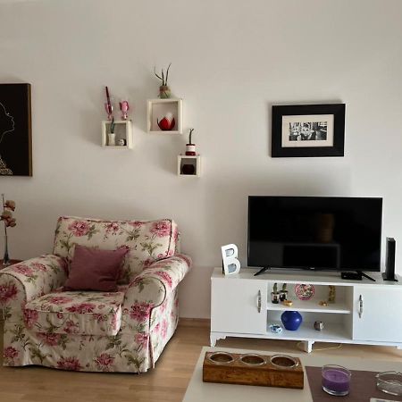 Appartement Lovely Pink Flat à Podgorica Extérieur photo