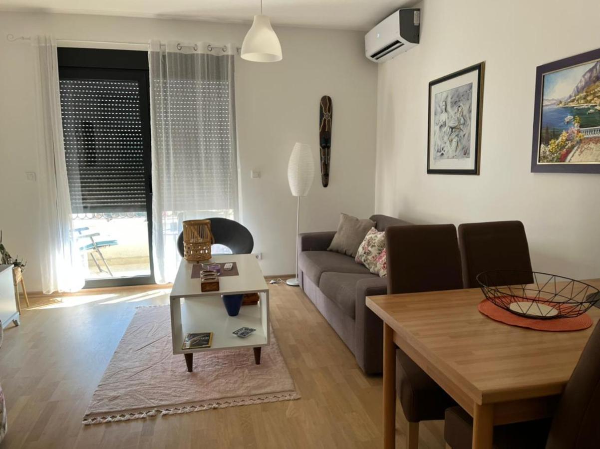 Appartement Lovely Pink Flat à Podgorica Extérieur photo