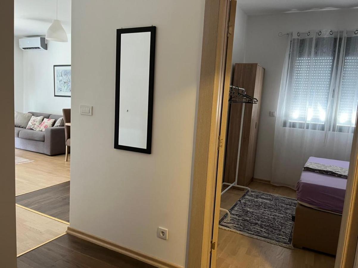 Appartement Lovely Pink Flat à Podgorica Extérieur photo